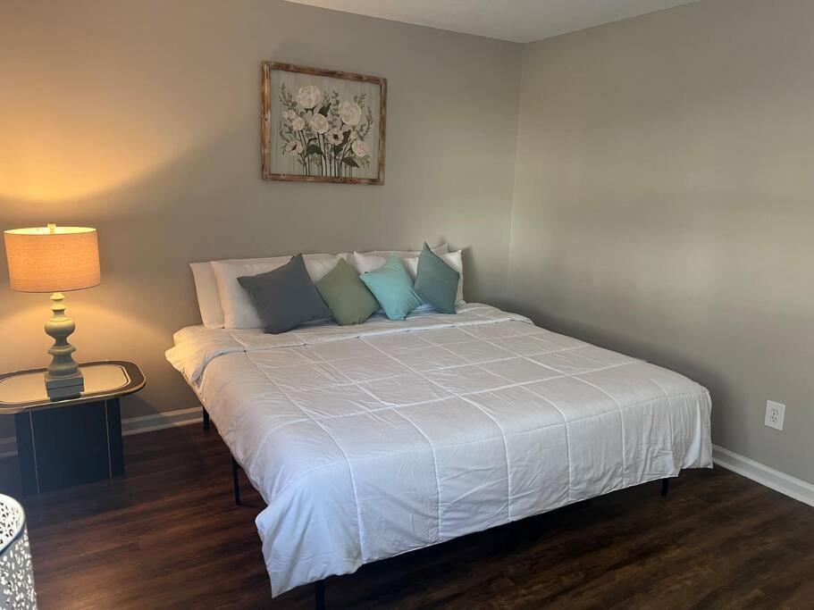 Апартаменты Indigo Downtownwalkable Kingbed Роли Экстерьер фото